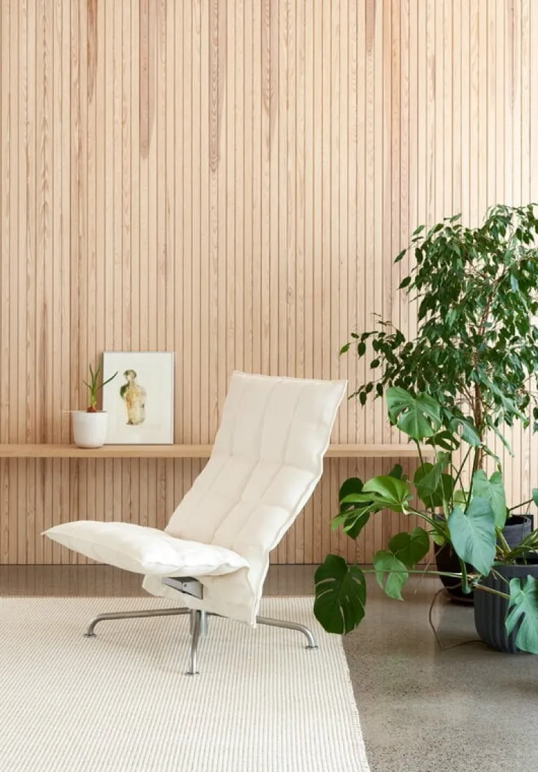 Woodnotes K chair, narrow, swivel star base, black