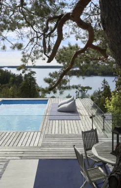 Woodnotes My Outdoor lounge chair, pearl grey