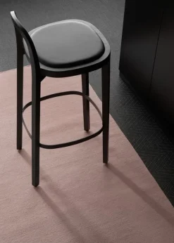 Woodnotes Siro+ bar stool 65 cm, black - black leather