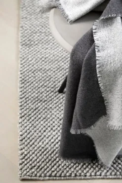 Woud Double throw, dark grey - light grey