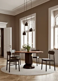 Woud Ludo dining table, 130 cm, black - matt lacquered walnut