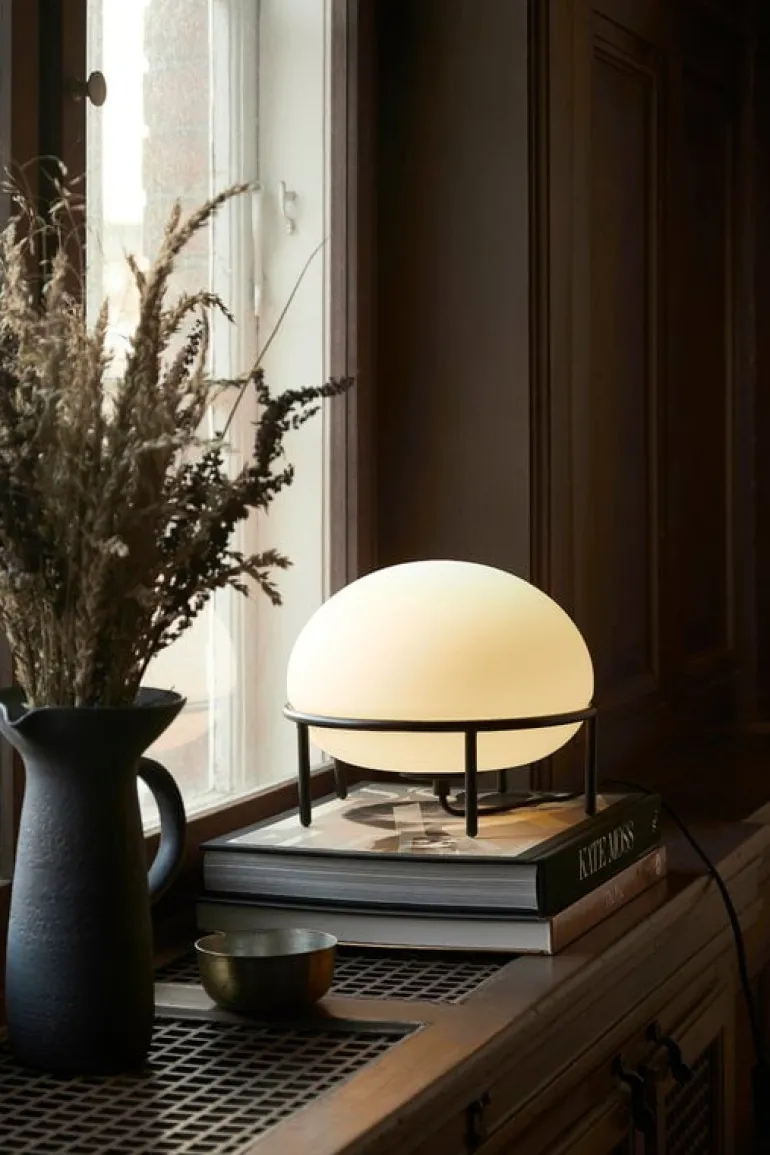 Woud Pump table lamp