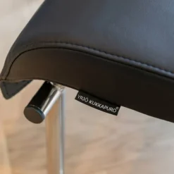 Yrjö Kukkapuro Remmi ottoman, chrome - black leather