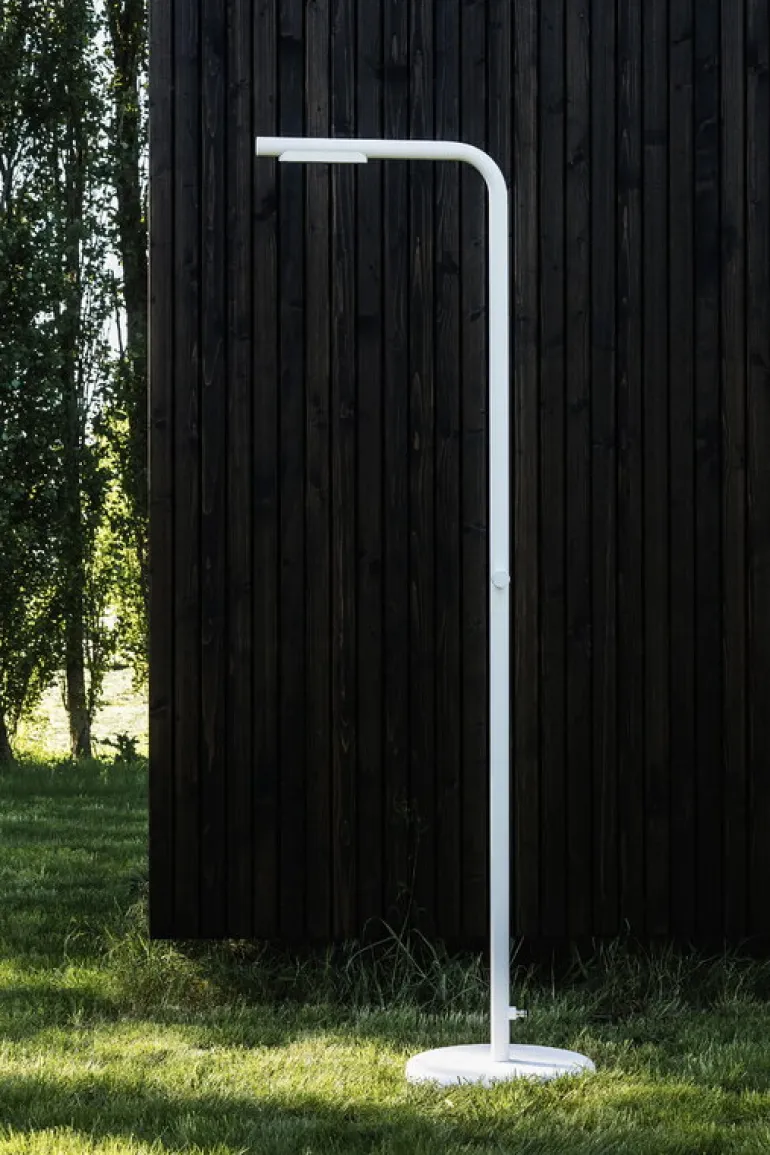 ZEE Levantine outdoor shower, white