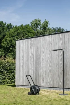 ZEE Levantine outdoor shower, black