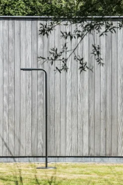 ZEE Levantine outdoor shower, black